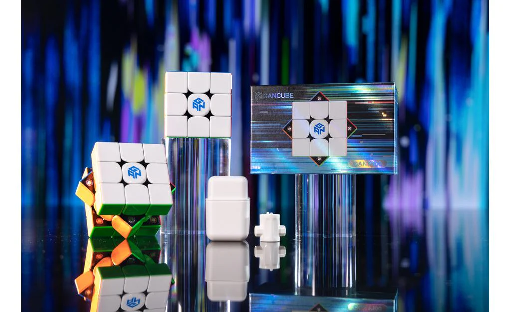 GAN V100 3x3 (Magnetic, MagLev, Core Magnets, UV Coated) - Image 15