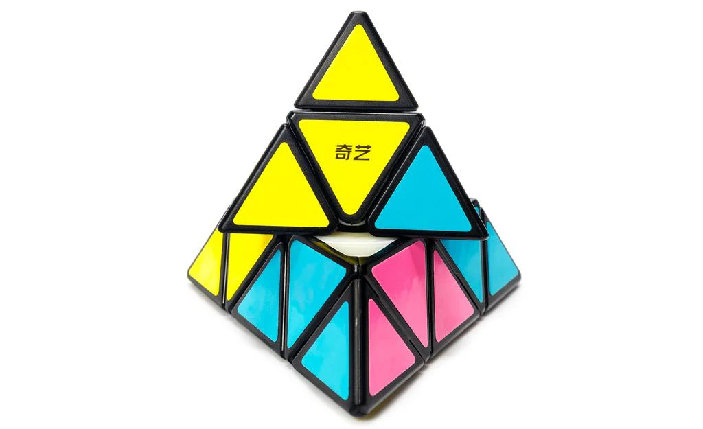 QiYi Pyraminx (Glow in the Dark) - Image 2